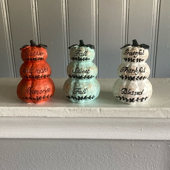 NWT- Triple Stacked Ceramic Pumpkins -with Carved & Painted Sentiments - Picture 3 of 17